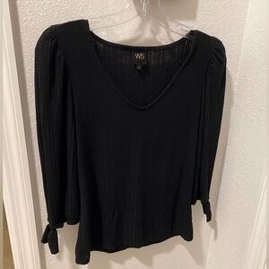 W5 black puff sleeve blouse Small